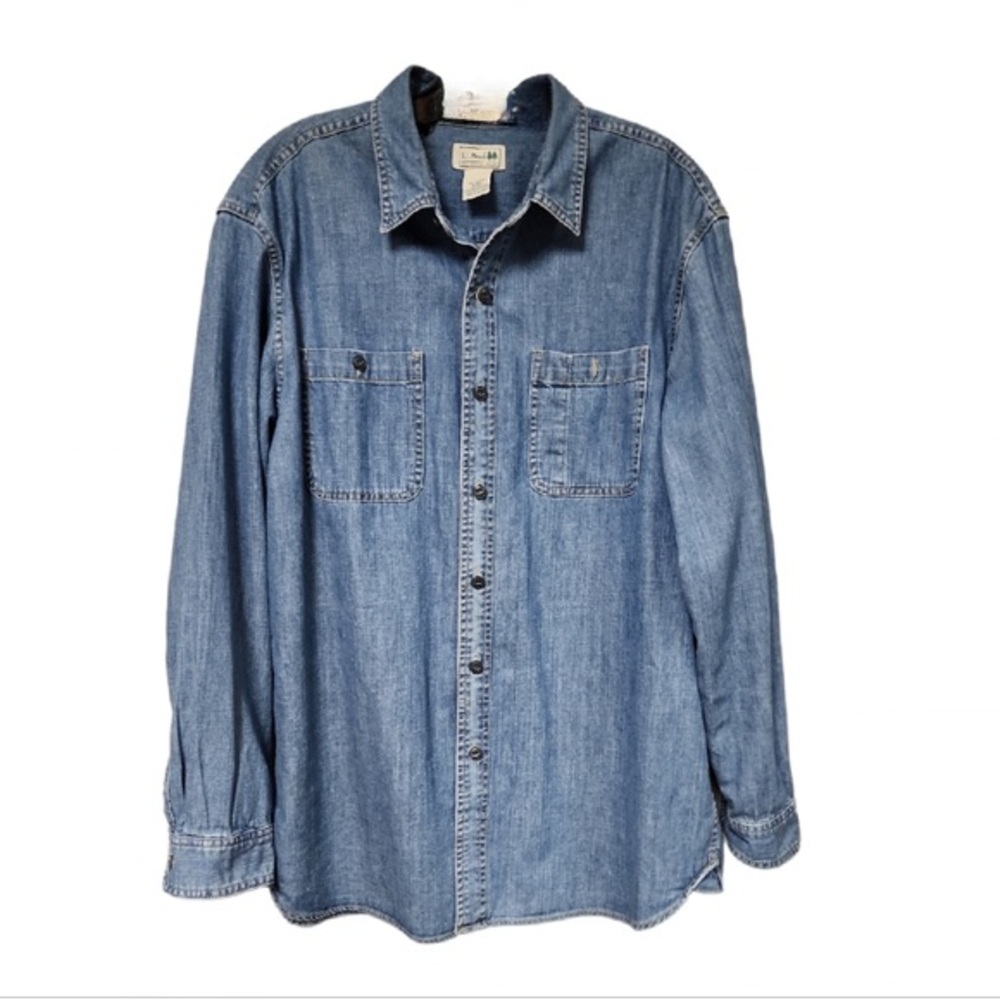 L L Bean Classic Chambray Denim Button-Up 2pocket Shirt traditional fit